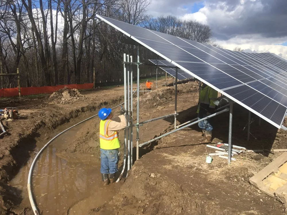 Emergency electrician providing lighting installation in ,