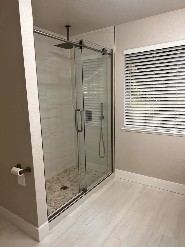 Certified electrician providing lighting installation in Eldorado hills, CA - Golden State Builders