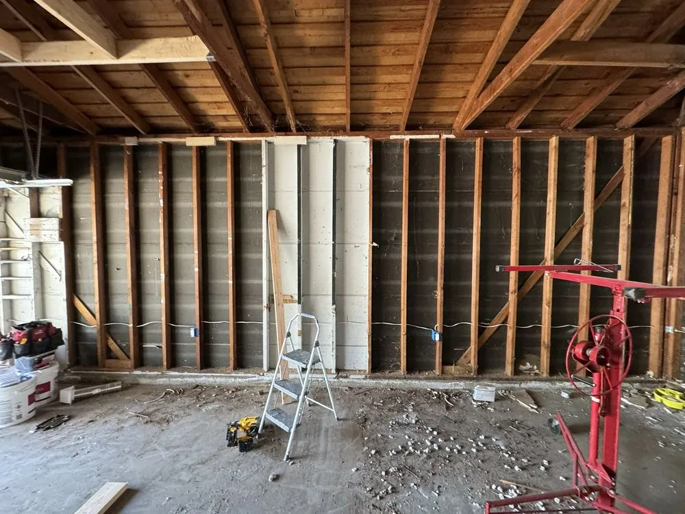 Emergency electrician providing lighting installation in Eldorado hills, CA - Golden State Builders