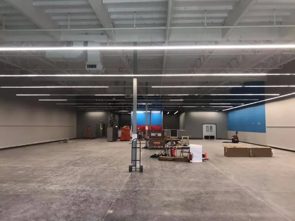 Affordable electrician providing emergency electrical service in , 