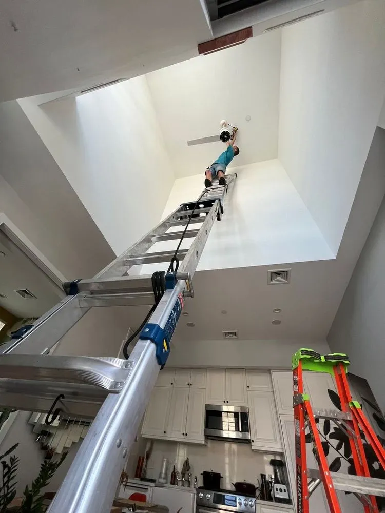 Slide of GoldenHandsElectrical