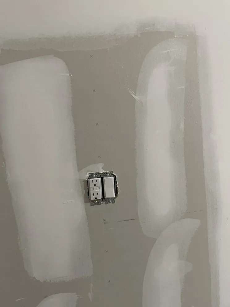 Slide of GoldenHandsElectrical