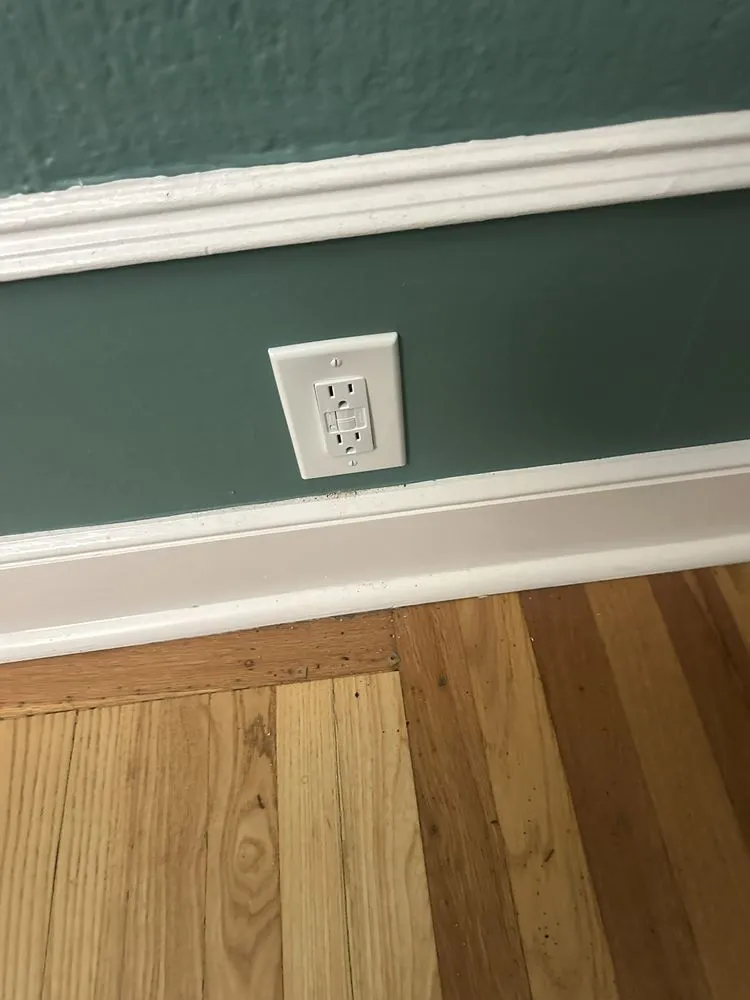 Slide of Goldie Electric