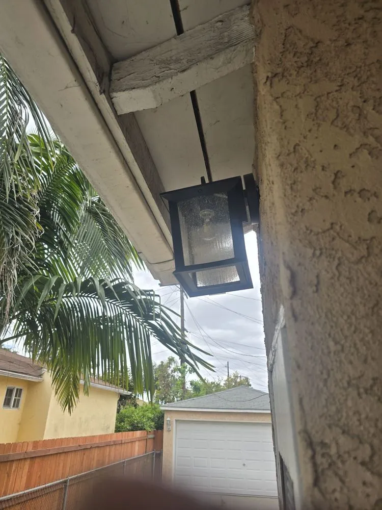 Slide of Gomez Electric