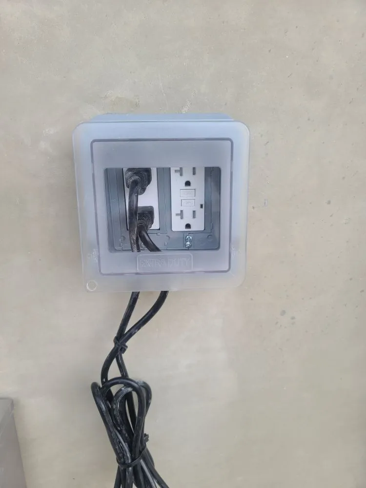 Slide of Gomez Electric Solutions