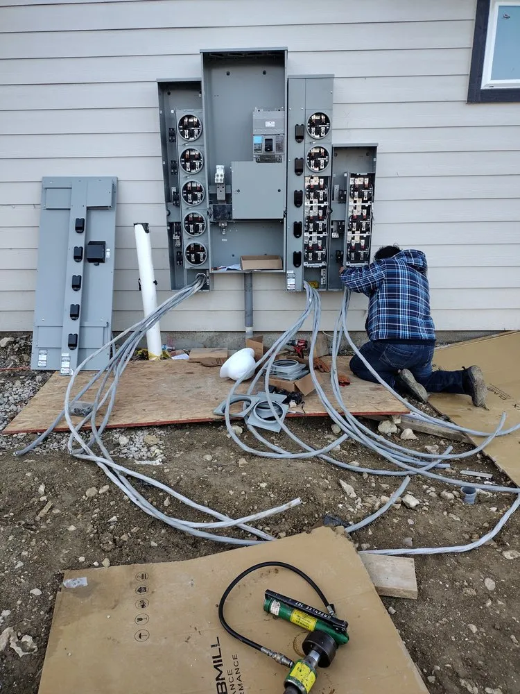 Licensed electrical service for homes in outlet and switch repair,  by 