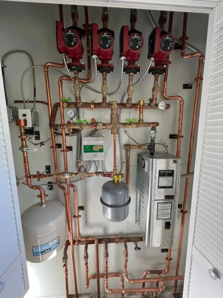 Professional electrician providing wiring installation in , 