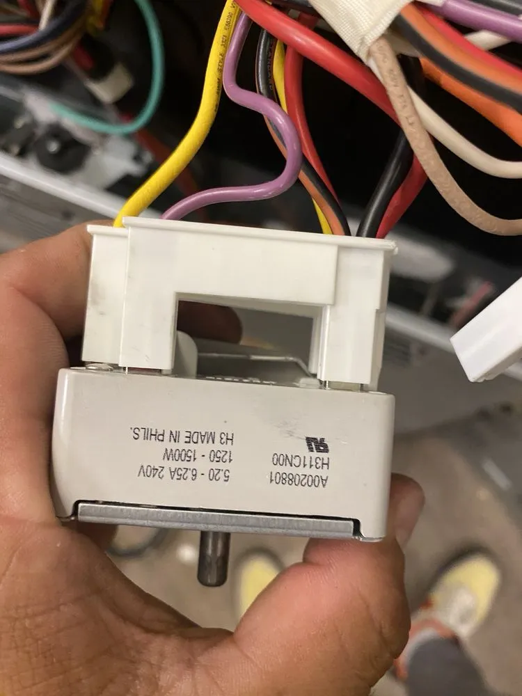 Reliable electrician providing lighting installation in New York, NY - Gonzalez Appliance Sevices