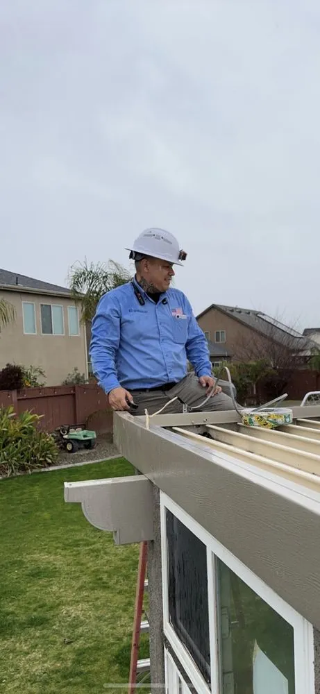 Slide of Gonzalez Electric