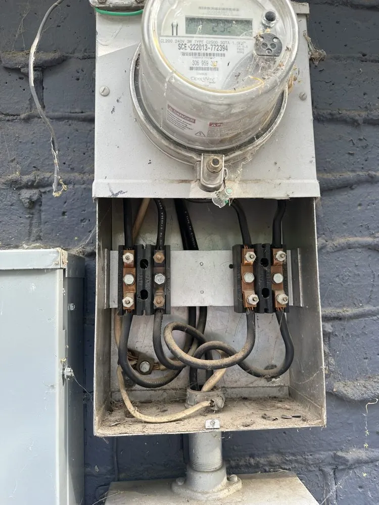 Slide of Gonzalez Electric