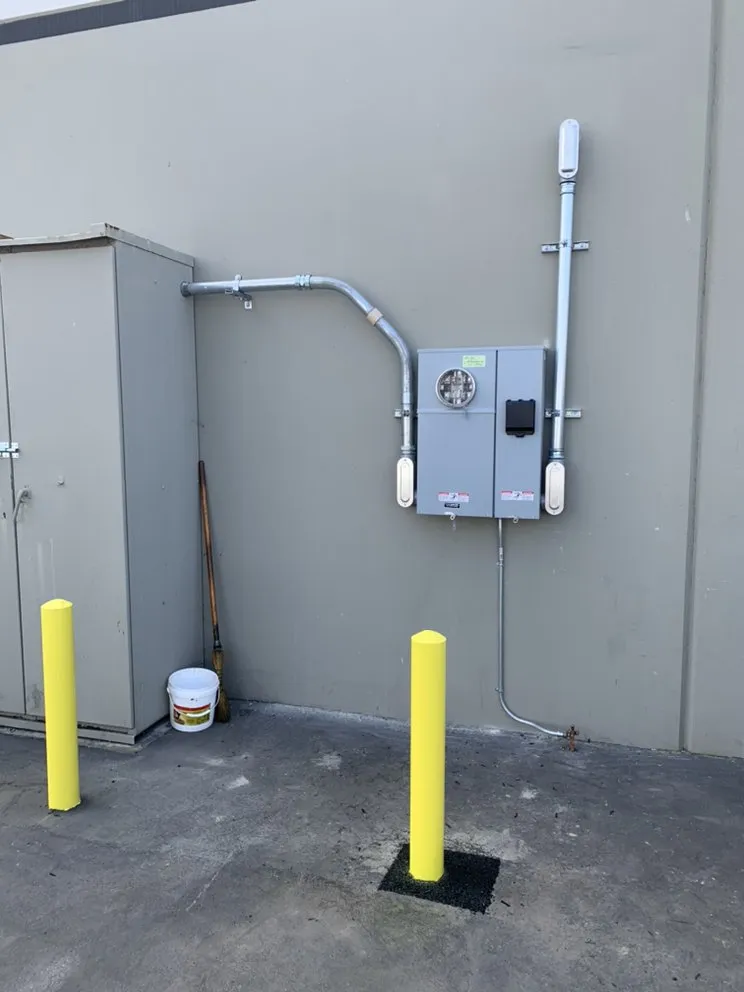 Slide of Gonzalez Electric