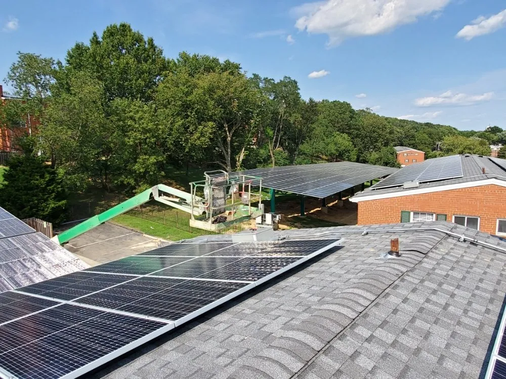 Expert circuit breaker repair in , by Gonzalez Marinero