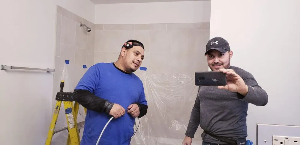 Professional electrician providing circuit breaker repair in , 