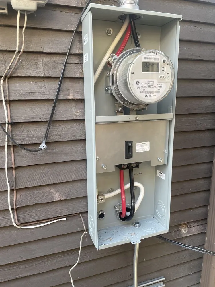 Slide of Good Guys Electric