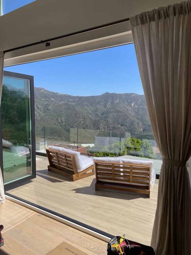 Expert outlet and switch repair service in Tarzana, CA - Good Guys Handyman Service