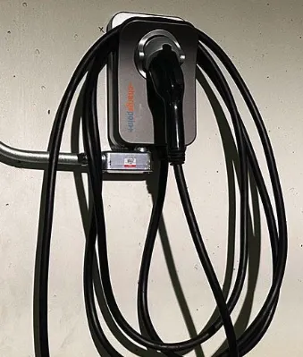 Slide of Goodfellers Electric