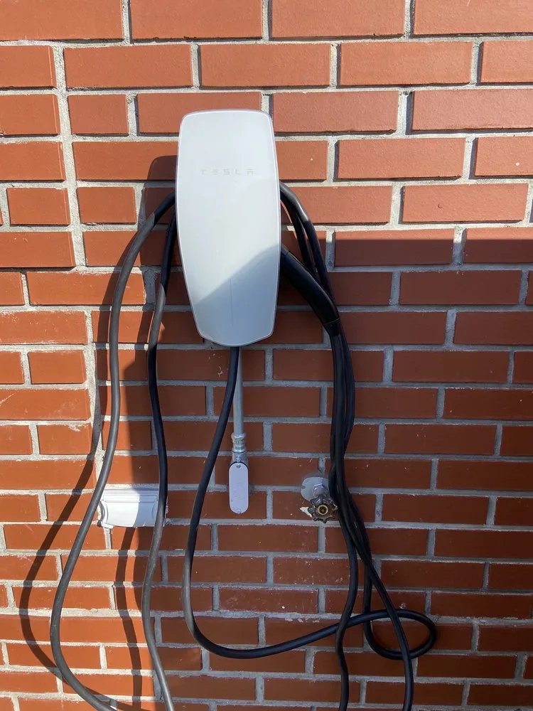 Slide of Gordon's Electric Services