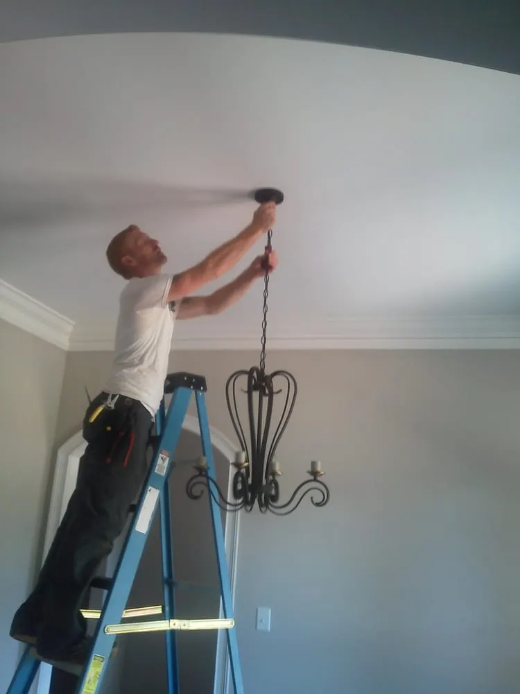 Certified electrical service for homes in lighting installation,  by 