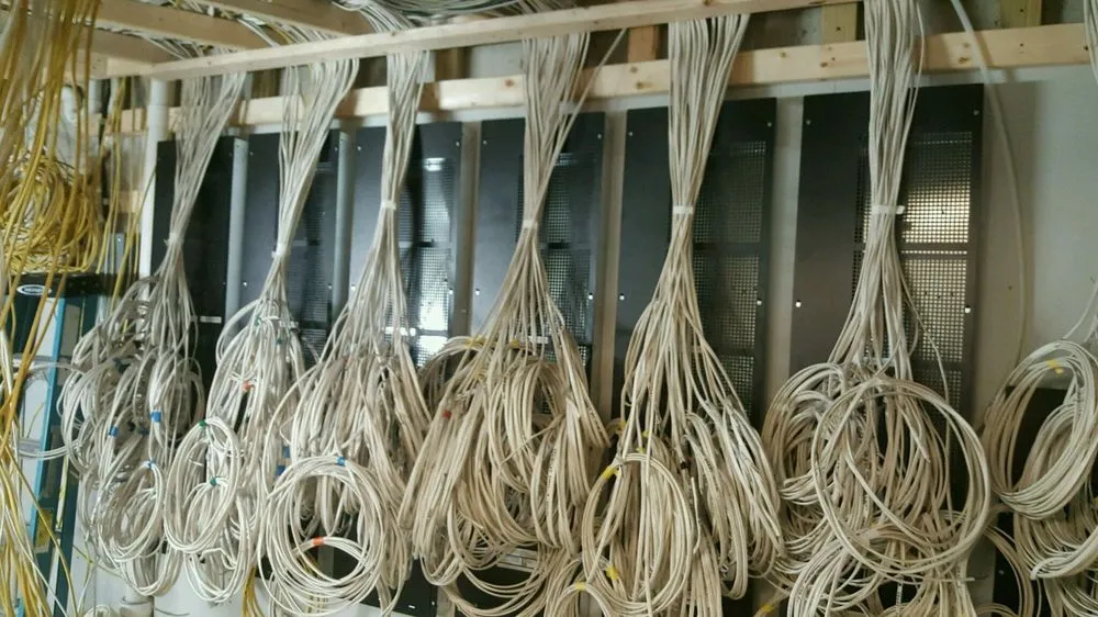 Expert electrician providing circuit breaker repair in Ijamsville, MD - Got Electric