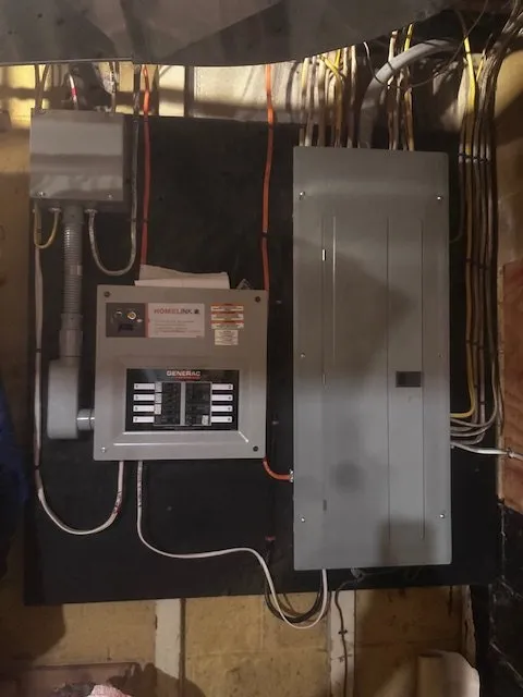 Emergency electrical service for homes in lighting installation,  by 