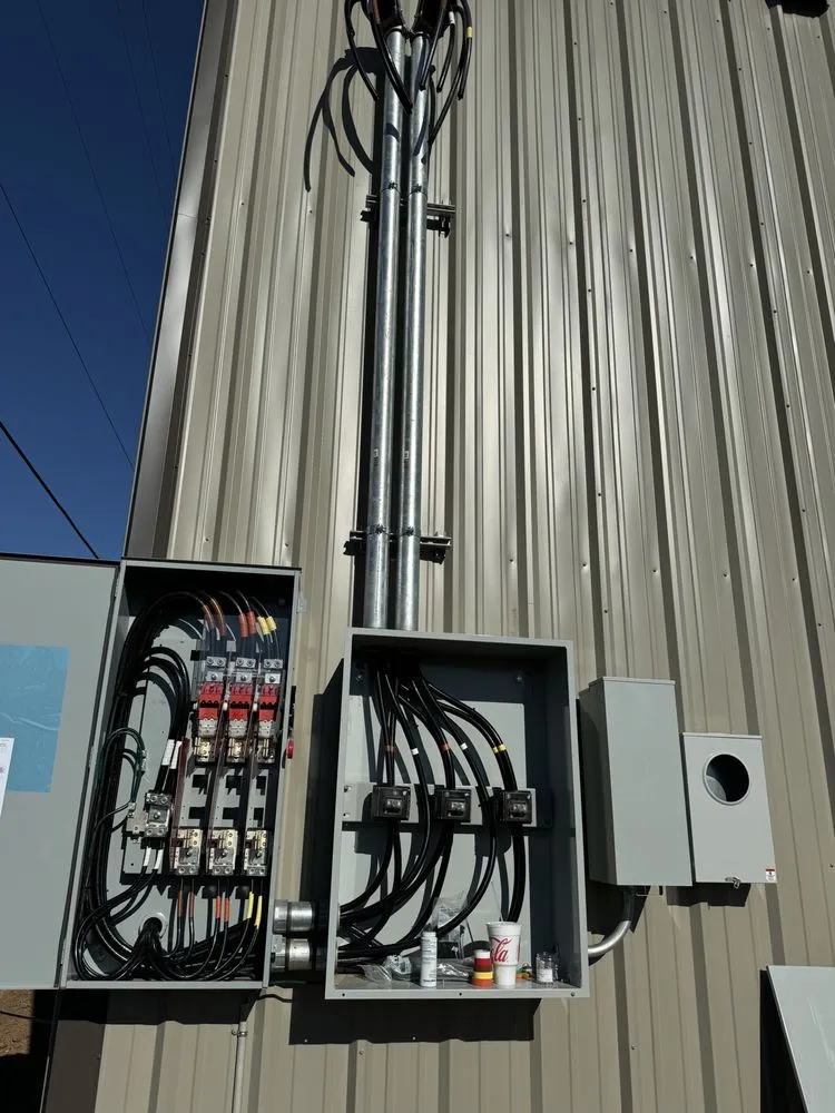 Slide of G&R Electrical Services