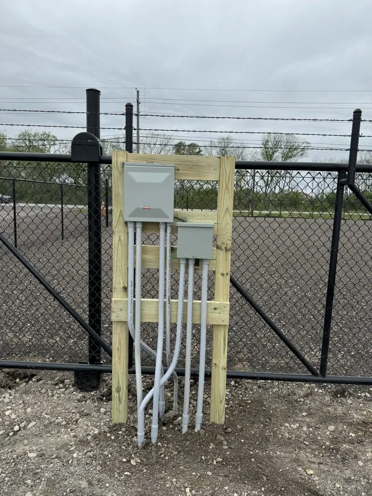 Slide of G&R Electrical Services