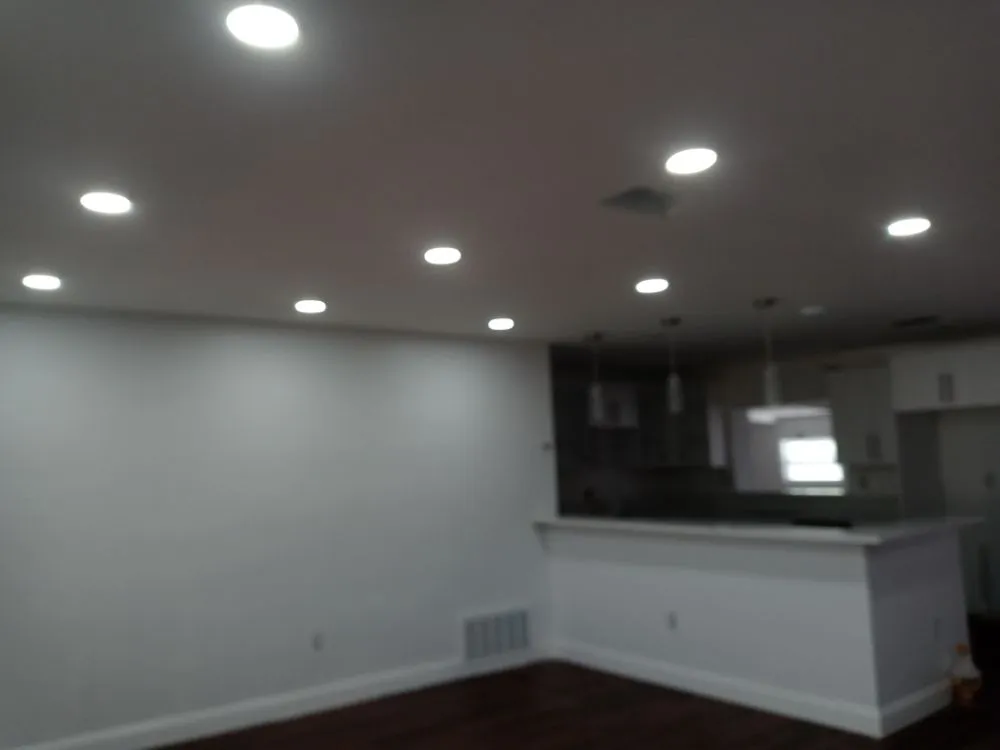 Emergency outlet and switch repair service in ,  - Graeme's Handy Household Solutions