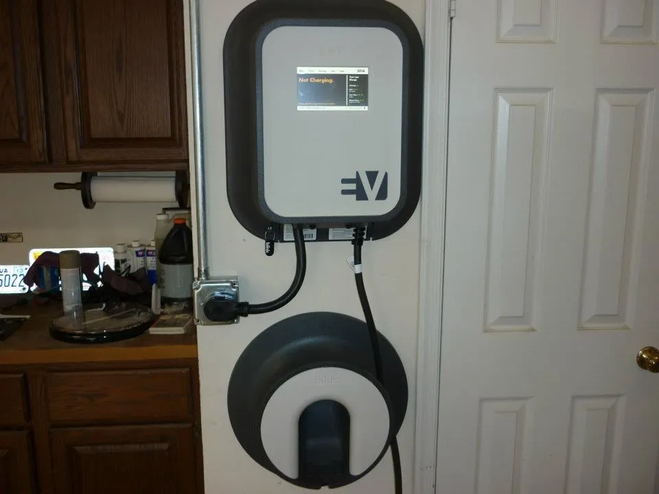 Certified electrical service for homes in lighting installation,  by 