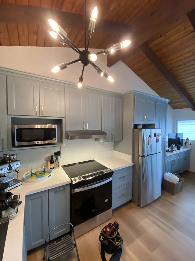 Slide of Grand Hawaii Electric