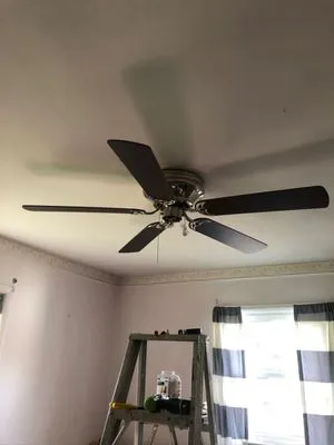 Grantham Electric Logo