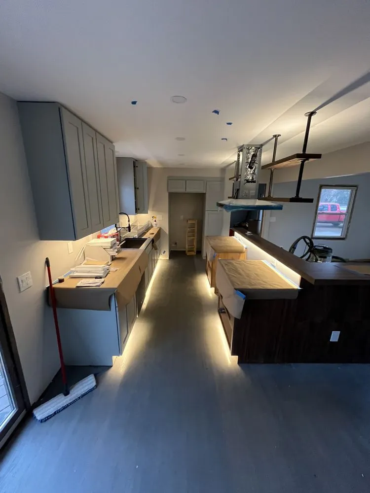 Slide of Gray Duck Electric