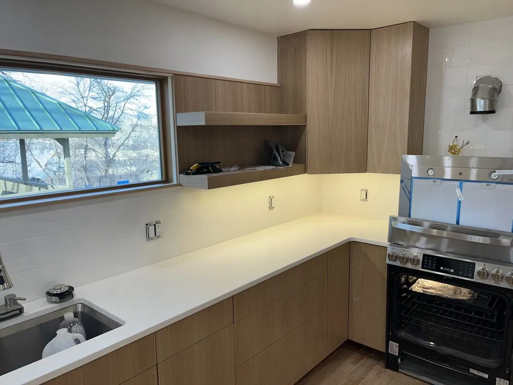 Slide of Gray Duck Electric