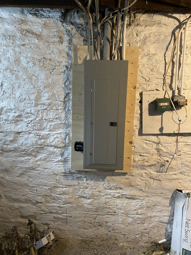 Slide of Gray Duck Electric