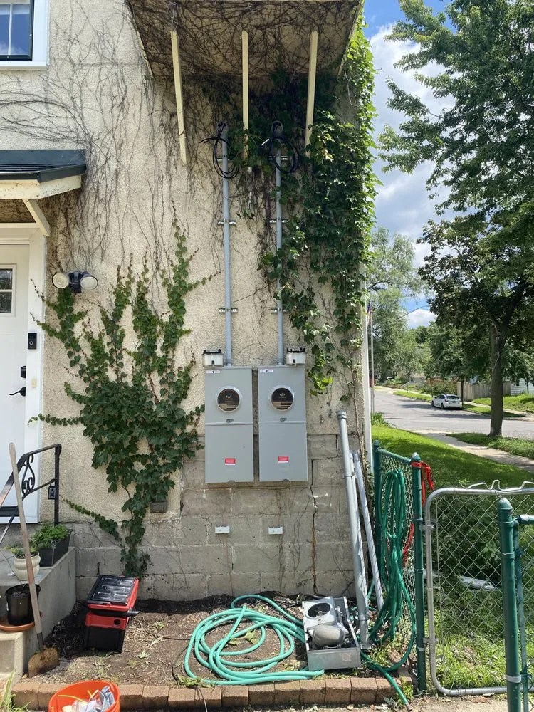 Slide of Gray Duck Electric