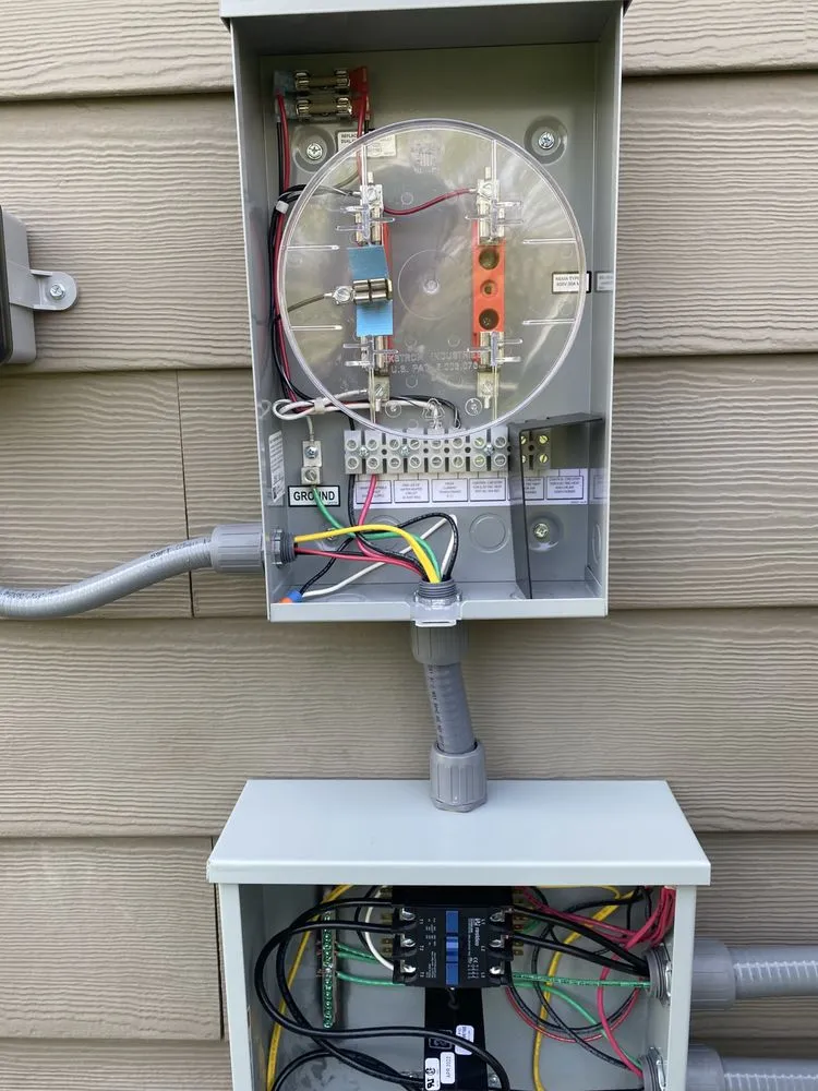 Slide of Gray Duck Electric