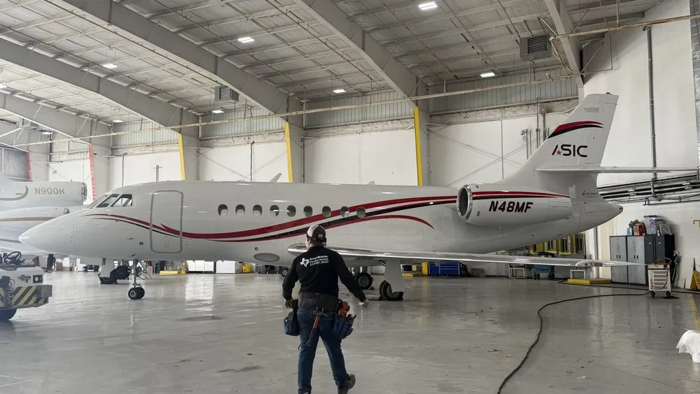 Trusted electrician providing electrical repair in , 