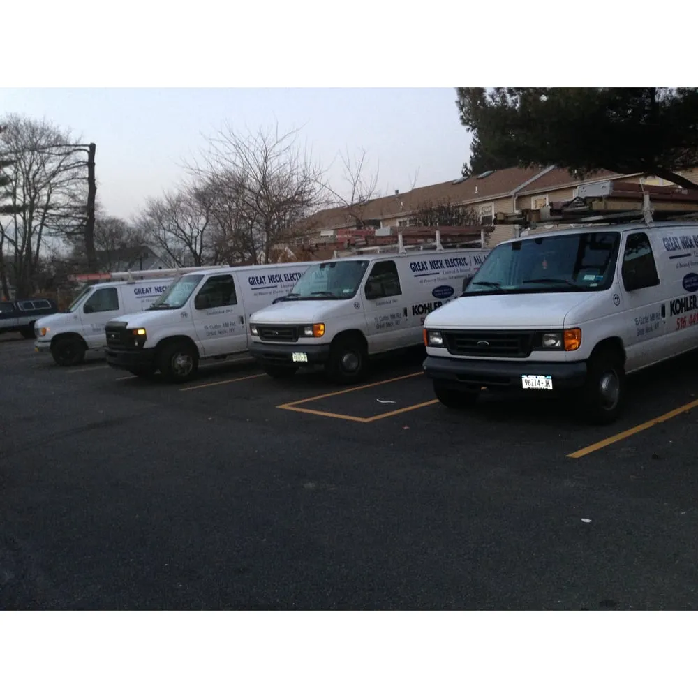 Emergency electrician providing emergency electrical service in , 