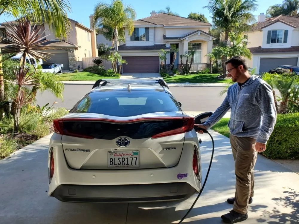 Certified outlet and switch repair in Carlsbad, CA by Green Earth Electric