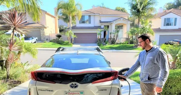 Green Earth Electric Logo