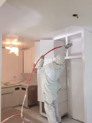 Green Hut Builders Inc. Logo