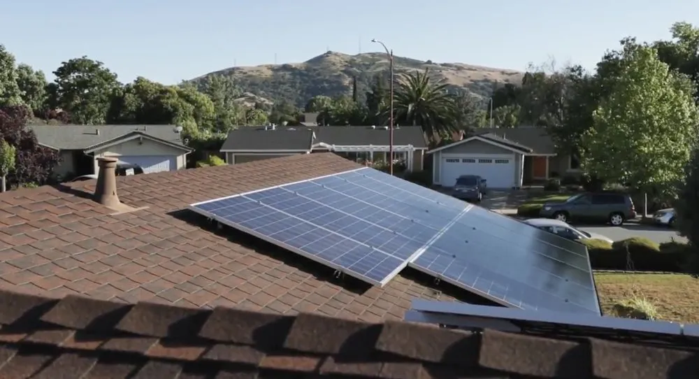 Slide of Green Leaf Solar & Electric