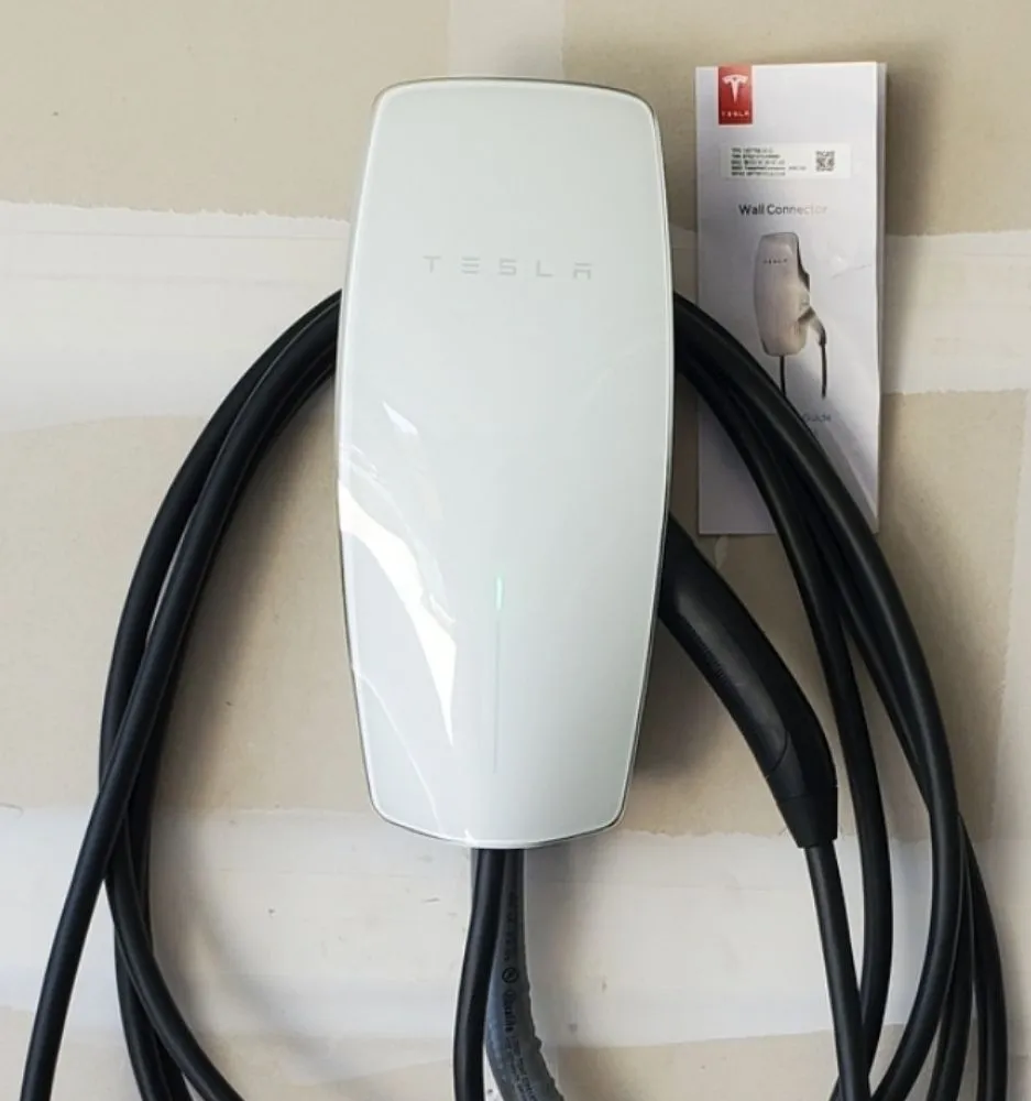 Expert emergency electrical service in ,  by Green Top Electric