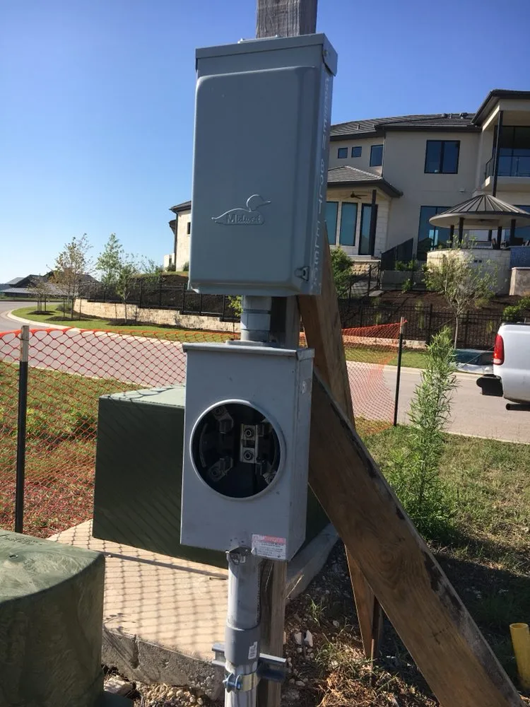 Professional electrician providing electrical repair in Spicewood, TX - Greenbolt Electric