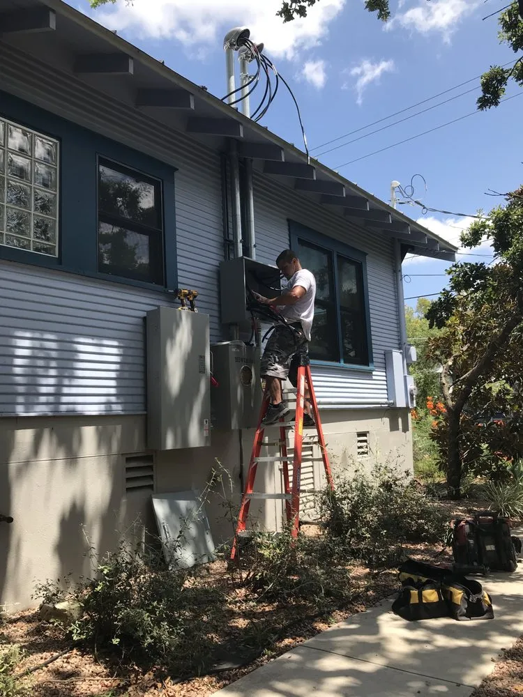 Licensed electrician providing electrical repair in Spicewood, TX - Greenbolt Electric