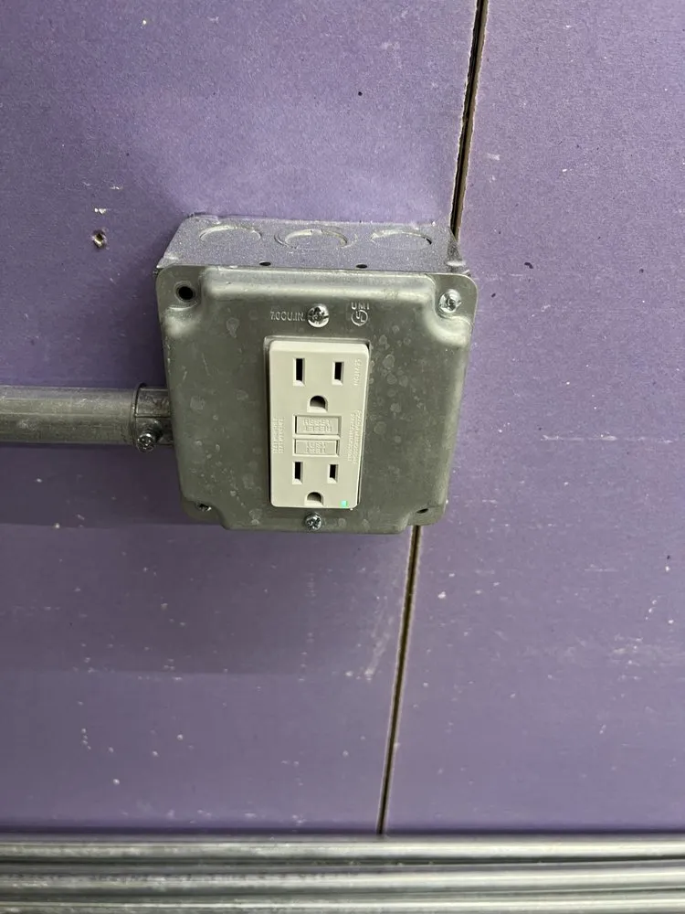 Slide of Greg Nice Electric