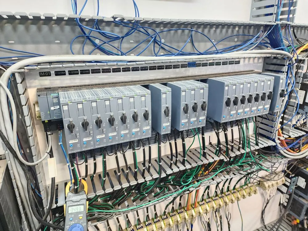 Slide of Grid Power Solutions