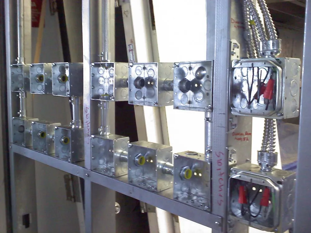 Emergency circuit breaker repair in ,  by Griffie Electric