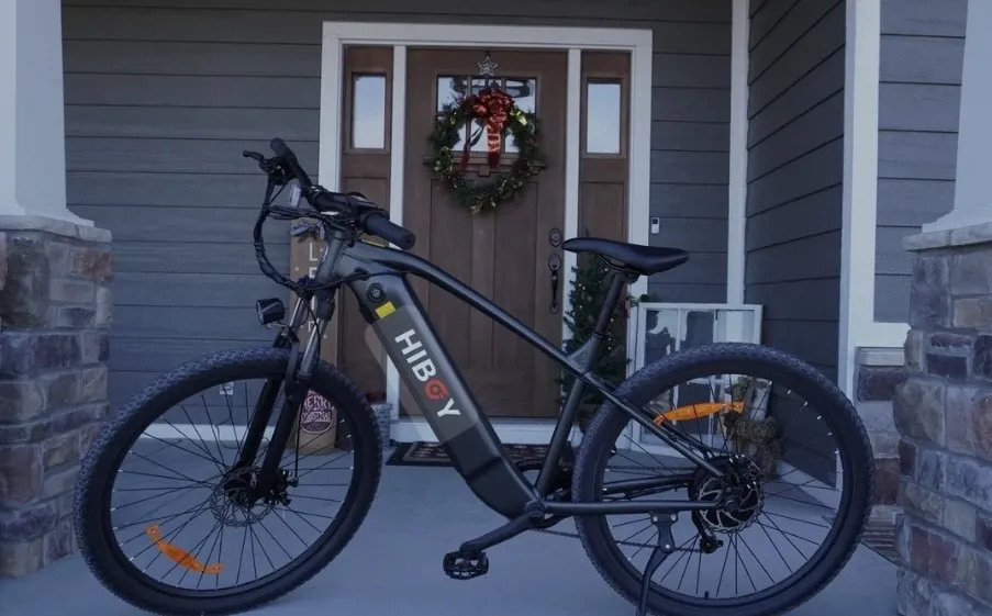 Emergency electrician providing emergency electrical service in , 