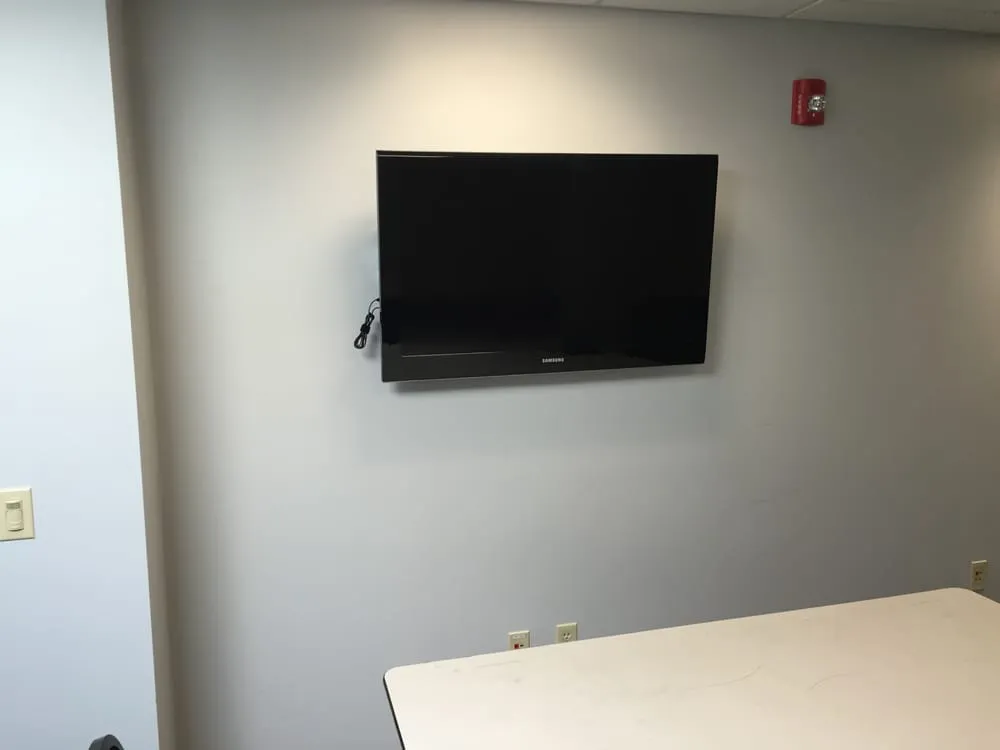 Trusted electrician providing circuit breaker repair in ,