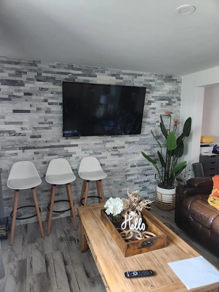 Slide of Groero Handy & Landscape